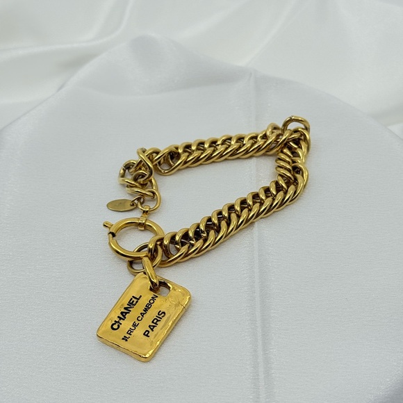 Chanel Vintage 31 Rue Cambon Gold Charm Chain Bracelet
